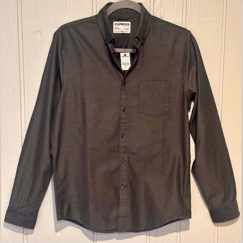 NWT. Express Men's Charcoal Classic Soft Wash 100% Cotton Button-Down Shirt